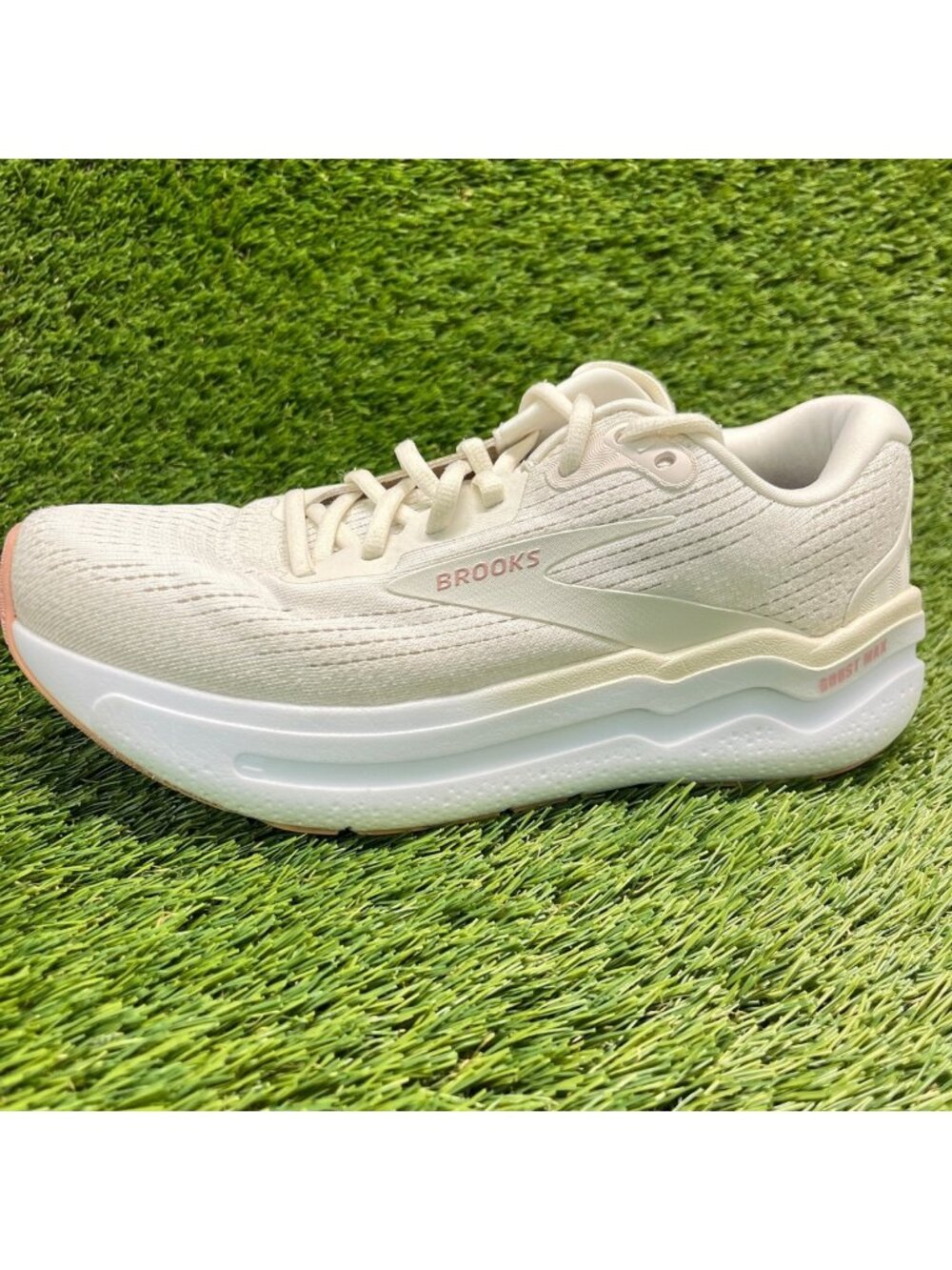 Brooks Ghost Max 2 Womens Size 8.5 Ivory White Athletic Running Shoes Sneakers - Picture 3 of 10